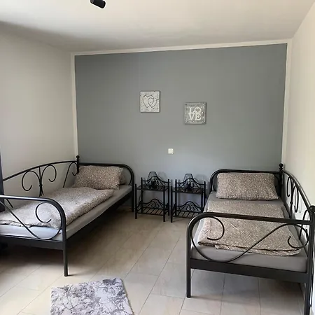Lägenhet Sari's Ferienwohnung Utzerath